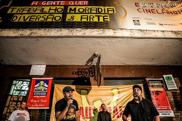 Figure 3: (de droite à gauche) Andrew César: organisation, production et poète du Sarau APAfunk; MCs Junior: funk-poète, Association Apafunk, Kauan Dolin (DJ) & MC Leonardo: funk-poète, Association Apafunk