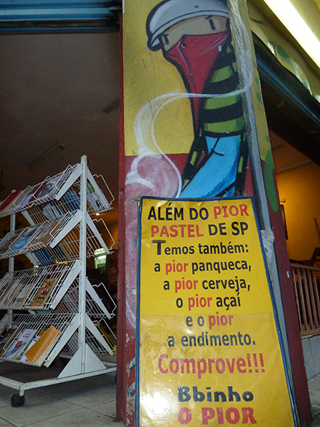 Figura 2: Cartaz na porta do Bar do Binho e Biblioteca do Sarau
